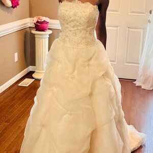 Oleg Cassini Wedding Gown